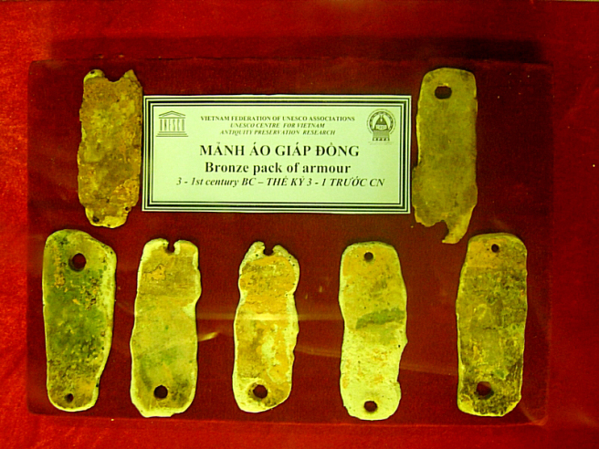 dong_son_brozne_armor_2